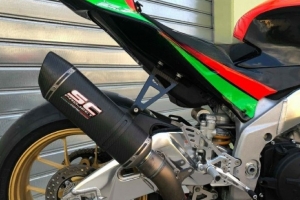 Držák výfuku SC Project - Aprilia RSV4 09-21 / Tuono V4 2011-2024