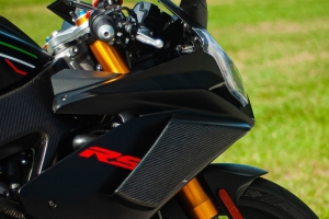 Aprilia RSV4 R/RR/RF 2009-2020 - Aero Křídla L+P - set - CARBON TWILL lesklý