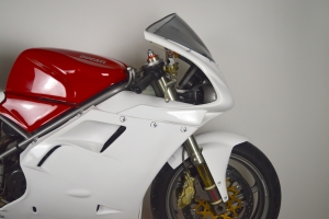 Ducati, 748,916,996,998  1995-2003  Přední blatník GFK na moto
