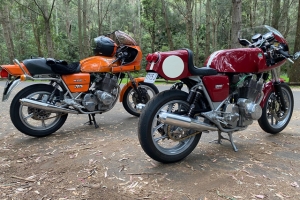 SET - Polokapotáž - Laverda SFC 750-1200, Motoguzzi atd -  světlomet na LEVÉ straně