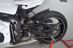 Suzuki GSX-R 1000 2009-2015 (K9-K15)  Kryty zadní vidlice - pár - CARBON plain lesklý - na moto